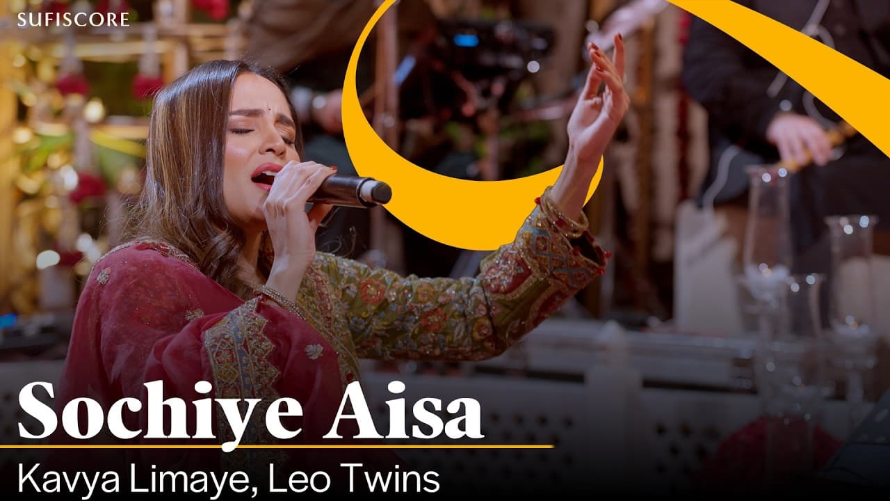Kavya Limaye singing ‘Sochiye Aisa’ in a maroon embroidered outfit at a Sufiscore mehfil